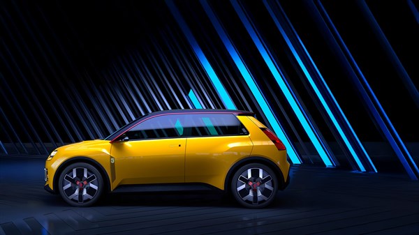 Prototype R5 E‑Tech électrique