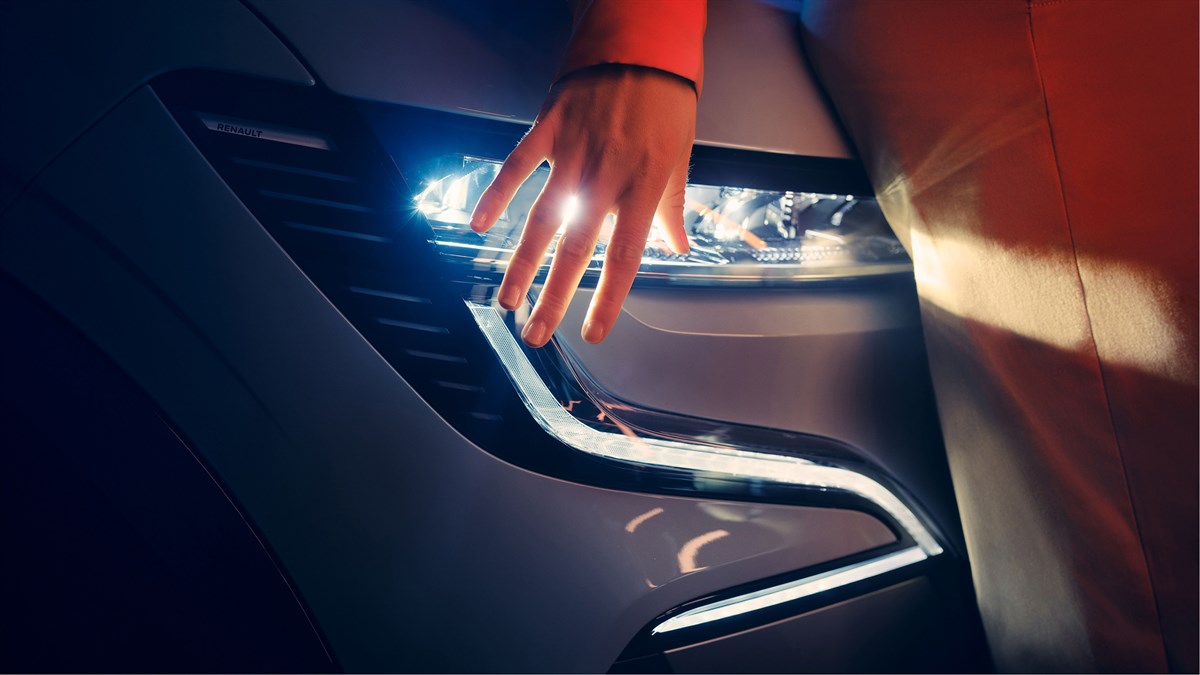 ystème multimédia openR link avec Google intégré - création de compte My Renault - allumage feux, klaxon