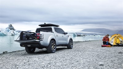 Renault ALASKAN Concept - Explorateur du grand Nord qui monte sa tente