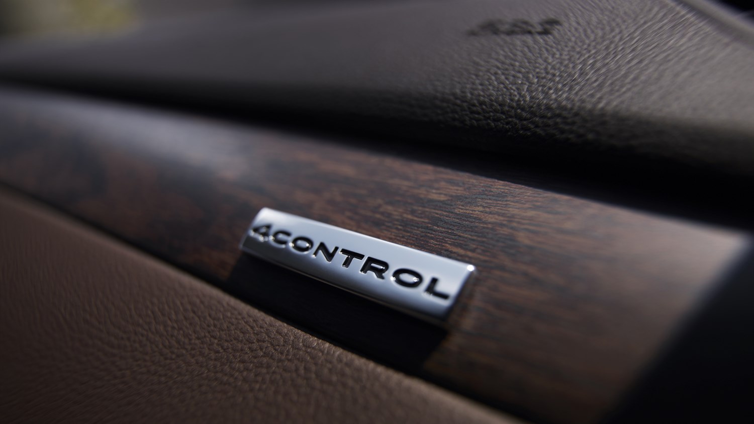 Renault TALISMAN - Détail intérieur badge 4CONTROL